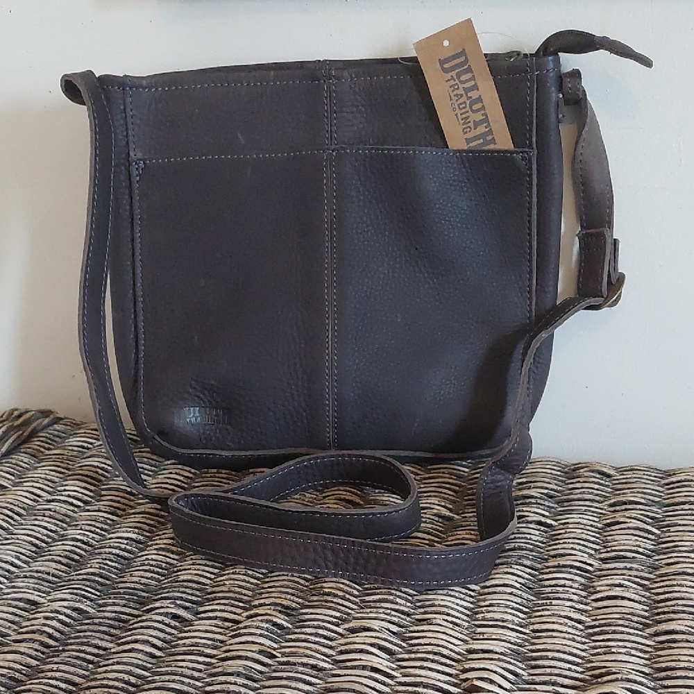 Duluth Trading Co Lifetime Leather Medium Sling Bag